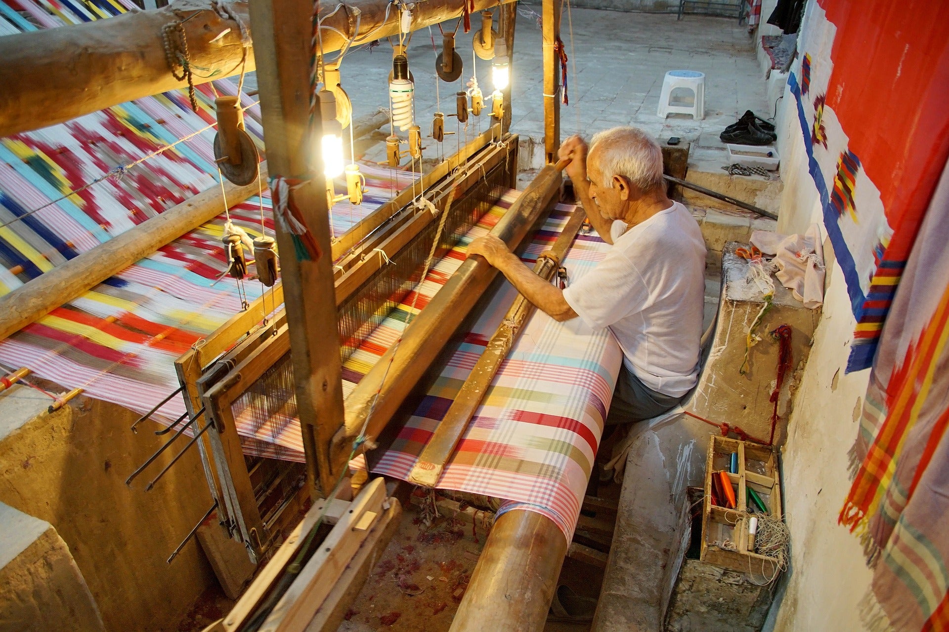 Man on Loom - Image by Matthias Engelbach 